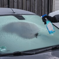 Scheibenenteiser 500 ml Spray – Eisfrei für Autoscheiben & Schlösser